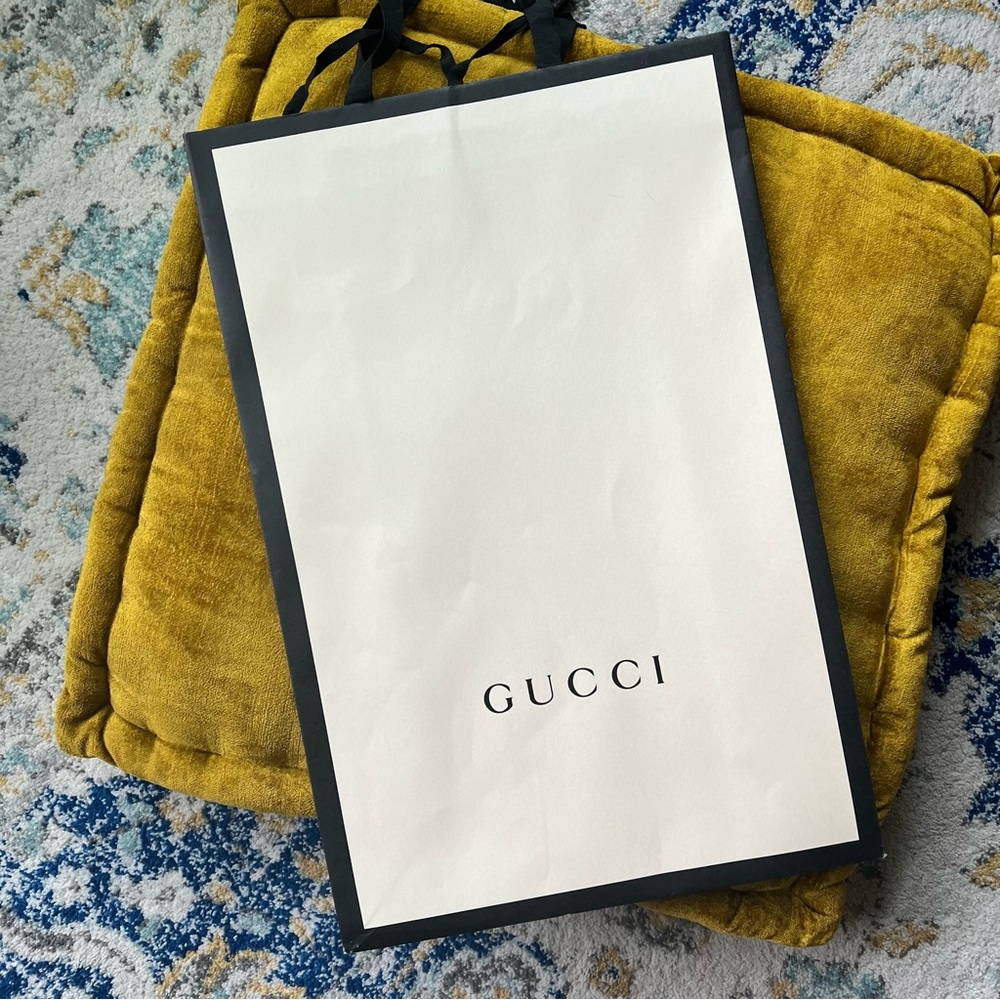 GUCCI Large Long Signature Cream and Black Black Handles Shopping Carrier Bag